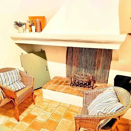 Appartement Maison 2 Et Terrasse Cite Medievale
